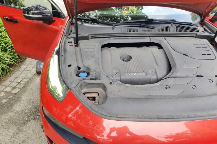 Used Lynk & Co 03 2019 2.0TD Automatic Jing Pro Edition Engine Bay Right