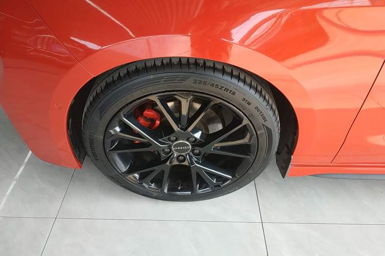 Used Lynk & Co 03 2019 1.5TD DCT JingPro Edition China VI Standard Exterior 4