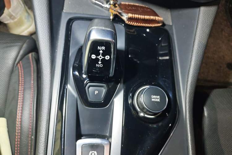 Used Lynk & Co 03 2019 2.0TD Automatic Jing Pro Edition Gear Lever
