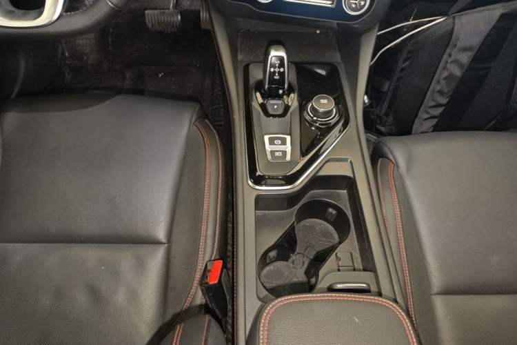 Used Lynk & Co 03 2019 2.0TD Automatic Jing Pro Edition Gear Lever