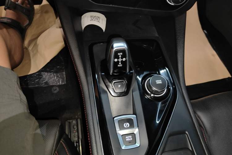 Used Lynk & Co 03 2019 1.5TD DCT JingPro Edition China VI Standard Gear Lever