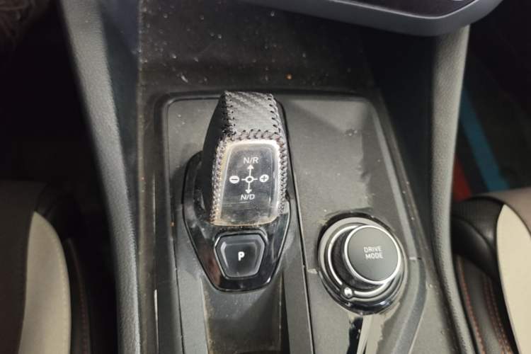 Used Lynk & Co 03 2019 1.5TD DCT JingPro Edition China VI Standard Gear Lever