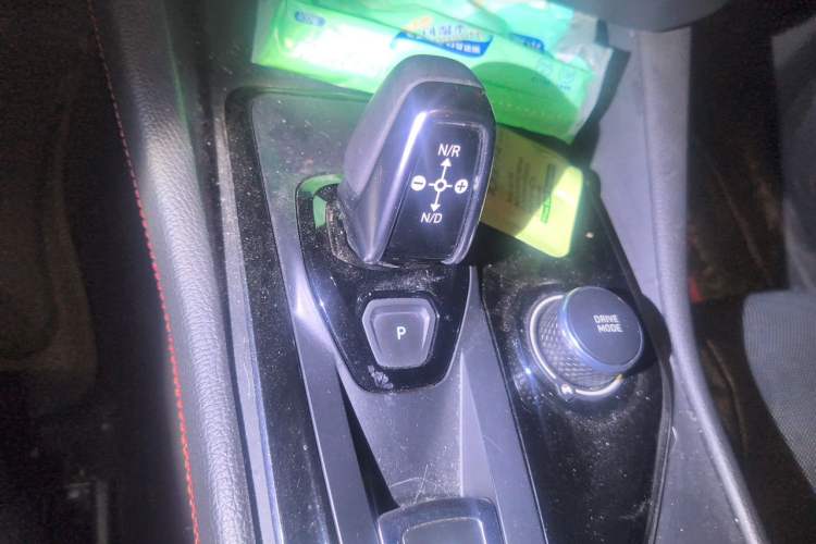 Used Lynk & Co 03 2019 1.5TD DCT JingPro Edition China VI Standard Gear Lever