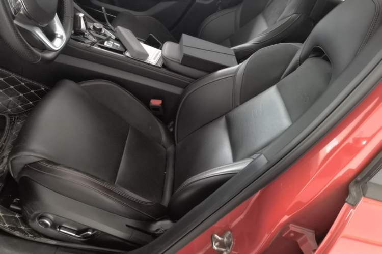 Used Lynk & Co 03 2019 1.5TD DCT JingPro Edition China VI Standard Left Front Seat