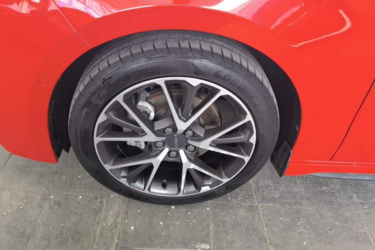 Used Lynk & Co 03 2019 1.5TD DCT JingPro Edition China VI Standard Left Front Wheel Hub