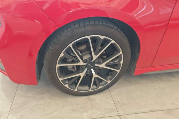 Used Lynk & Co 03 2019 2.0TD Automatic Jing Pro Edition Left Front Wheel Hub