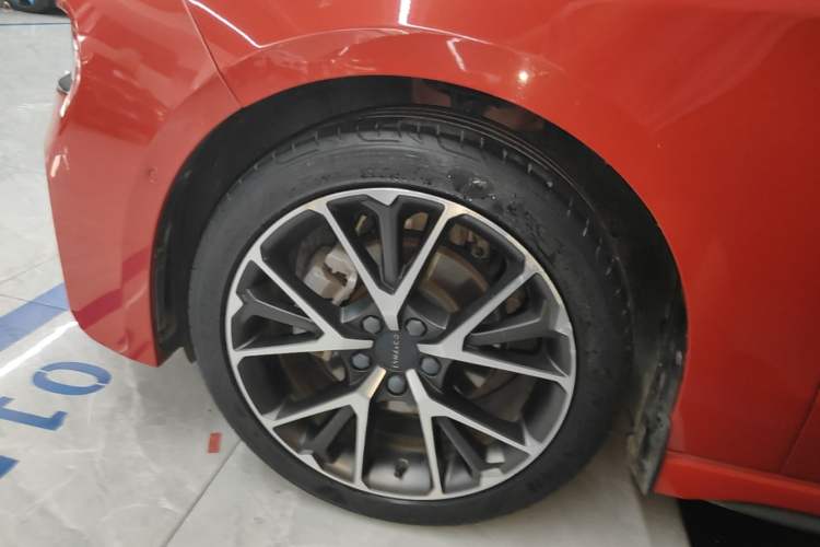 Used Lynk & Co 03 2019 1.5TD DCT JingPro Edition China VI Standard Left Front Wheel Hub