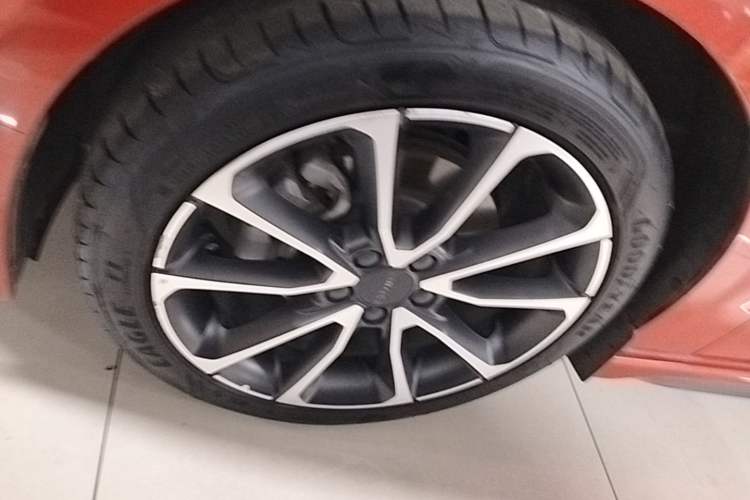 Used Lynk & Co 03 2019 2.0TD Automatic Trend Edition Left Front Wheel Hub