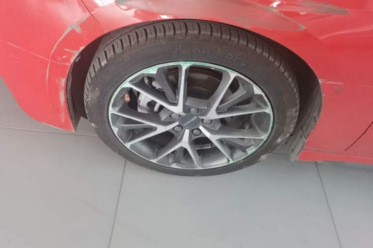 Used Lynk & Co 03 2019 1.5TD DCT JingPro Edition China VI Standard Left Front Wheel Hub