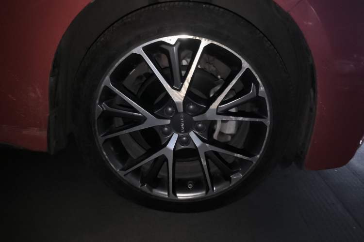 Used Lynk & Co 03 2019 1.5TD DCT JingPro Edition China VI Standard Right Front Wheel Hub