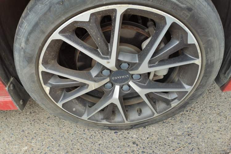 Used Lynk & Co 03 2019 1.5TD DCT JingPro Edition China VI Standard Right Front Wheel Hub