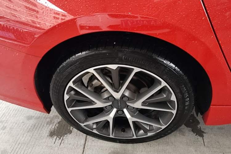 Used Lynk & Co 03 2019 2.0TD Automatic Jing Pro Edition Right Rear Wheel Hub