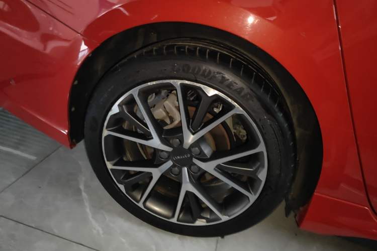 Used Lynk & Co 03 2019 1.5TD DCT JingPro Edition China VI Standard Right Rear Wheel Hub