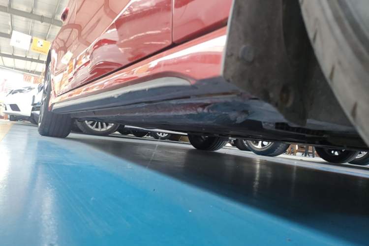 Used Lynk & Co 03 2019 1.5TD DCT JingPro Edition China VI Standard Right Side Sill