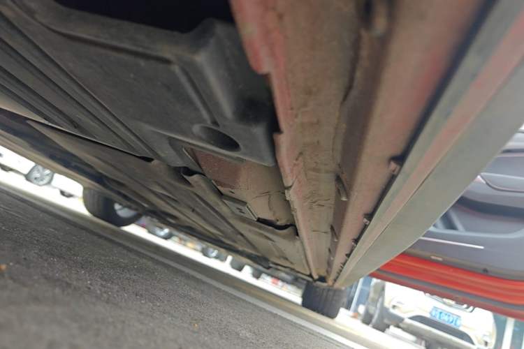 Used Lynk & Co 03 2019 1.5TD DCT JingPro Edition China VI Standard Right Side Sill