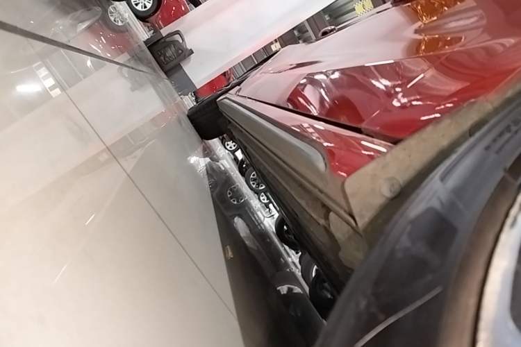 Used Lynk & Co 03 2019 2.0TD Automatic Trend Edition Right Side Sill