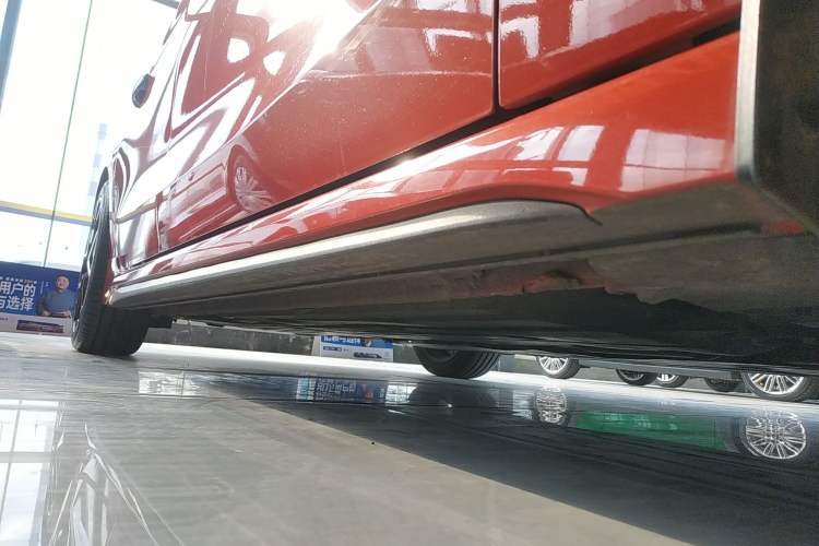 Used Lynk & Co 03 2019 1.5TD DCT JingPro Edition China VI Standard Right Side Sill