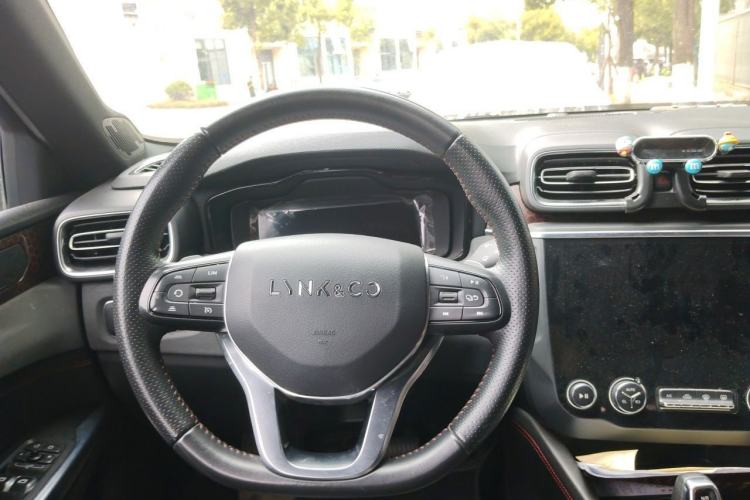 Used Lynk & Co 03 2019 2.0TD Automatic Trend Edition Steering Wheel