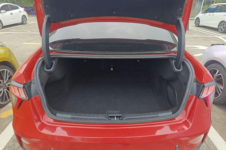 Used Lynk & Co 03 2019 1.5TD DCT JingPro Edition China VI Standard Trunk