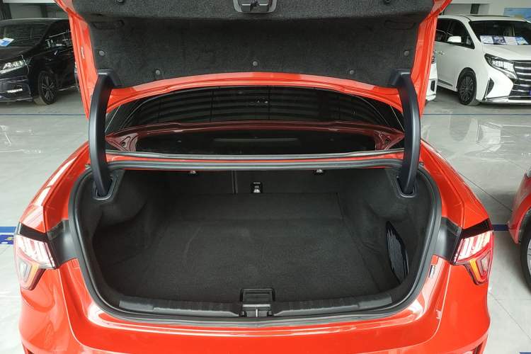 Used Lynk & Co 03 2019 1.5TD DCT JingPro Edition China VI Standard Trunk