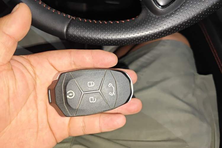 Used Lynk & Co 03 2019 2.0TD Automatic Trend Edition Vehicle Key