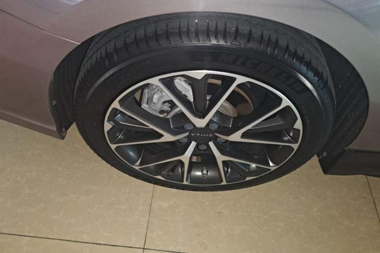 Used Lynk & Co 03 2019 2.0TD Automatic Jing Pro Edition Right Rear Wheel Hub
