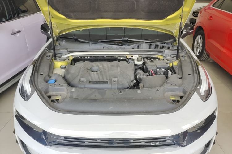 Used Lynk & Co 03 2019 03+ 2.0TD Automatic Wind-Chasing Edition Engine Bay