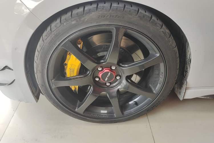 Used Lynk & Co 03 2019 03+ 2.0TD Automatic Wind-Chasing Edition Left Front Wheel Hub
