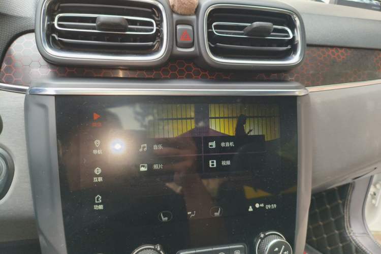 Used Lynk & Co 03 2019 1.5TD DCT Sport Edition China VI Standard Audio And AC Panel