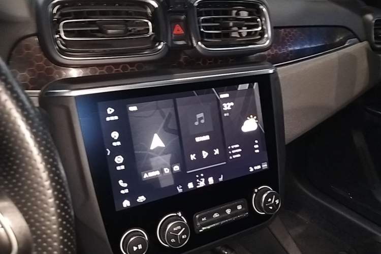 Used Lynk & Co 03 2019 2.0TD Automatic Jing Pro Edition Audio And AC Panel
