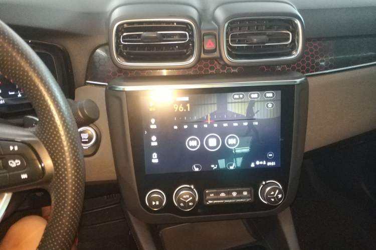 Used Lynk & Co 03 2019 2.0TD Automatic Trend Edition Audio And AC Panel