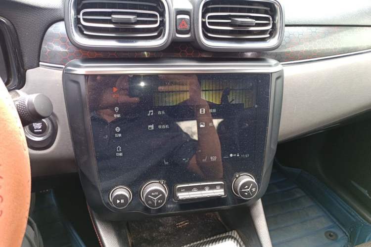 Used Lynk & Co 03 2019 1.5TD DCT Sport Edition China VI Standard Audio And AC Panel