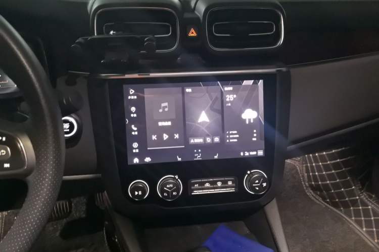 Used Lynk & Co 03 2019 1.5TD DCT JingPro Edition China VI Standard Audio And AC Panel