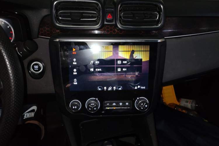 Used Lynk & Co 03 2019 1.5TD DCT Sport Edition China VI Standard Audio And AC Panel