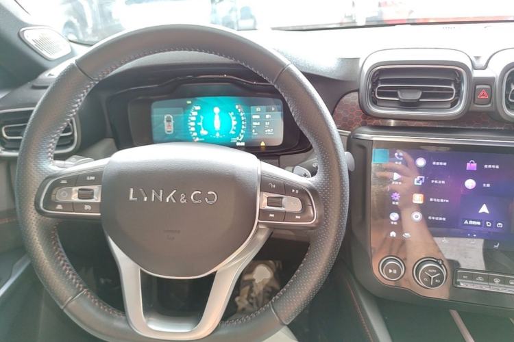 Used Lynk & Co 03 2019 1.5TD DCT JingPro Edition China VI Standard Center Console