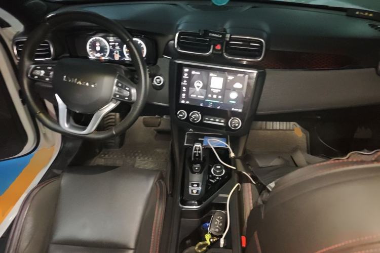 Used Lynk & Co 03 2019 2.0TD Automatic Jing Pro Edition Center Console