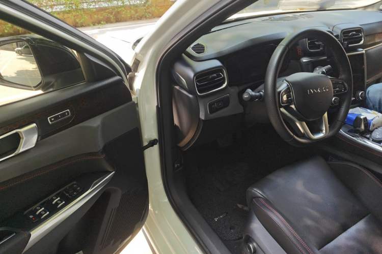 Used Lynk & Co 03 2019 2.0TD Automatic Jing Pro Edition Driver Seat