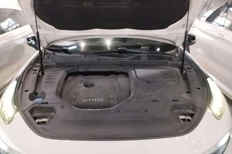 Used Lynk & Co 03 2019 2.0TD Automatic Jing Pro Edition Engine Bay