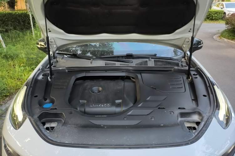 Used Lynk & Co 03 2019 2.0TD Automatic Jing Pro Edition Engine Bay
