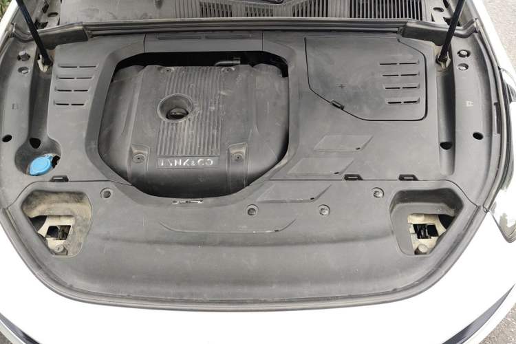 Used Lynk & Co 03 2019 2.0TD Automatic Jing Pro Edition Engine Bay