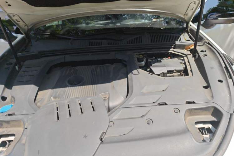 Used Lynk & Co 03 2019 2.0TD Automatic Jing Pro Edition Engine Bay