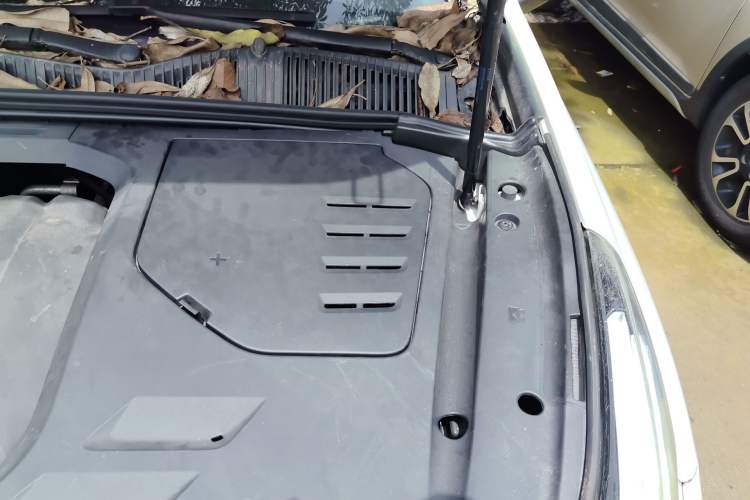 Used Lynk & Co 03 2019 2.0TD Automatic Trend Edition Engine Bay Left