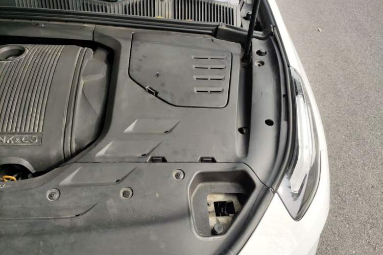 Used Lynk & Co 03 2019 1.5TD DCT JingPro Edition China VI Standard Engine Bay Left