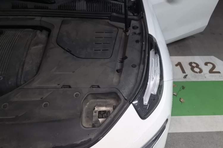 Used Lynk & Co 03 2019 1.5TD DCT JingPro Edition China VI Standard Engine Bay Left