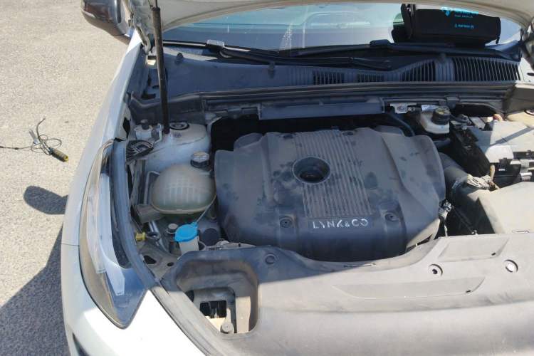 Used Lynk & Co 03 2019 2.0TD Automatic Jing Pro Edition Engine Bay Right