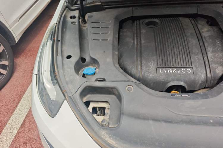 Used Lynk & Co 03 2019 1.5TD DCT JingPro Edition China VI Standard Engine Bay Right