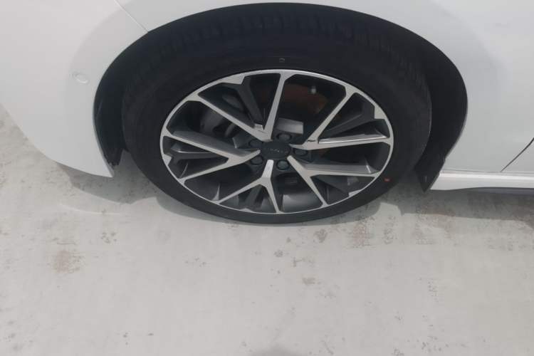 Used Lynk & Co 03 2019 1.5TD DCT JingPro Edition China VI Standard Exterior 4