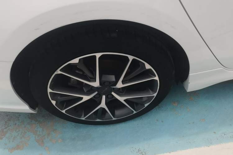 Used Lynk & Co 03 2019 1.5TD DCT JingPro Edition China VI Standard Exterior 5