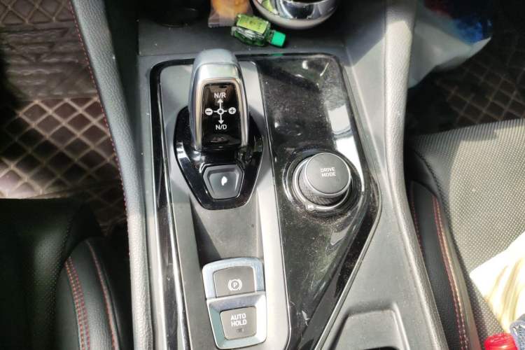 Used Lynk & Co 03 2019 1.5TD DCT JingPro Edition China VI Standard Gear Lever