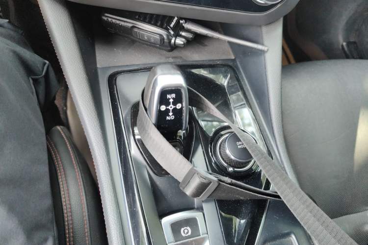 Used Lynk & Co 03 2019 1.5TD DCT JingPro Edition China VI Standard Gear Lever